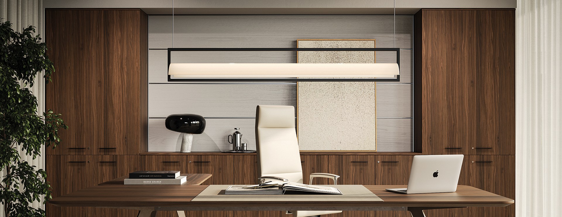 Ufficio direzionale con scrivania SPIKE Frezza e boiserie in legno