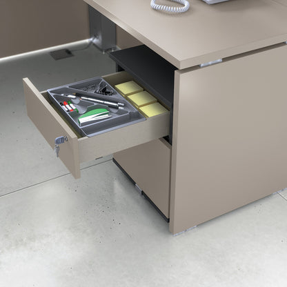 Cassetto della cassettiera Alea con vaschetta portaoggetti