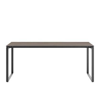 Scrivania POP SQUARE Frezza con piano in melaminico noce e gambe a sezione quadrata in acciaio nero