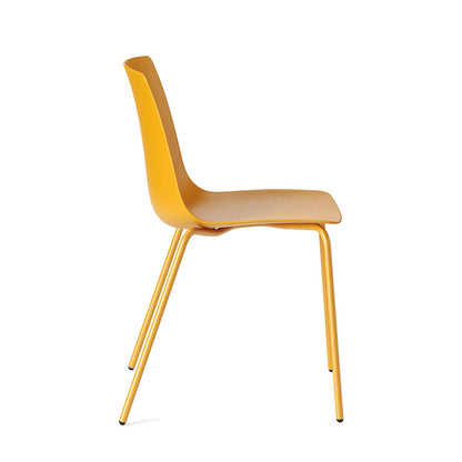 Sedia YO PLASTIC Frezza vista di profilo con cuscino applicato