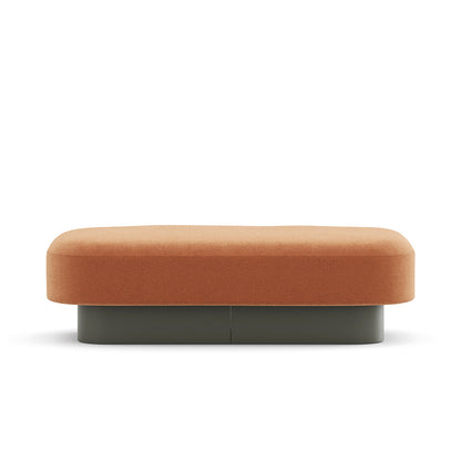 Pouf AFINA Frezza da due posti in tessuto arancione con base in metallo curvato verde