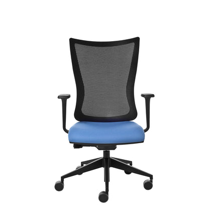 Sedia operativa KUPER EASY Kastel con schienale in rete nera e sedile in tessuto azzurro