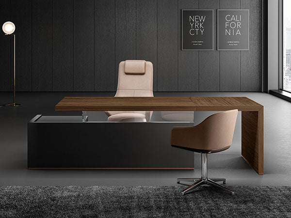 Scrivania direzionale in legno scuro con poltrona color cipria