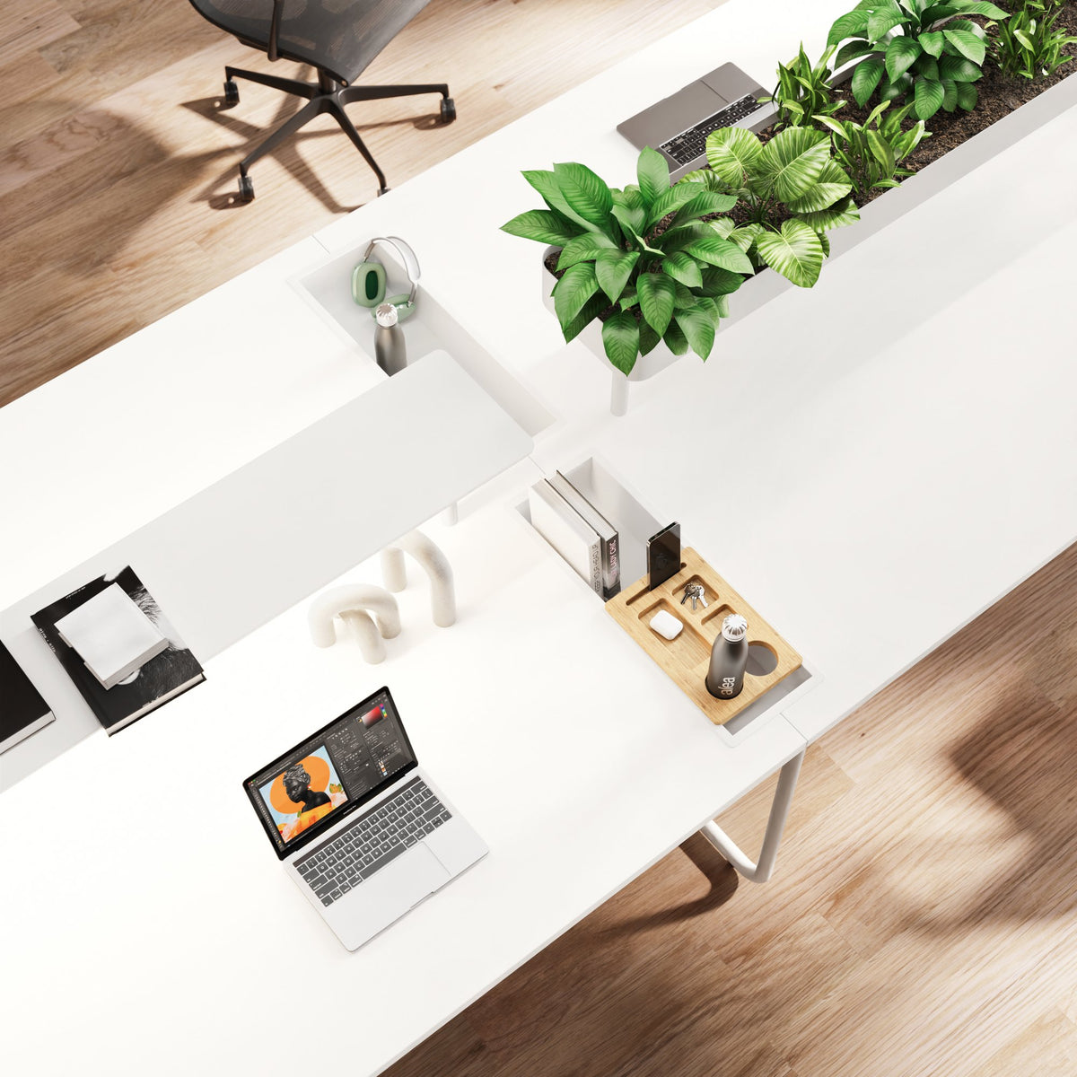 Bench ITUBE di Alea visto dall'alto, piano bianco con fioriera e accessori