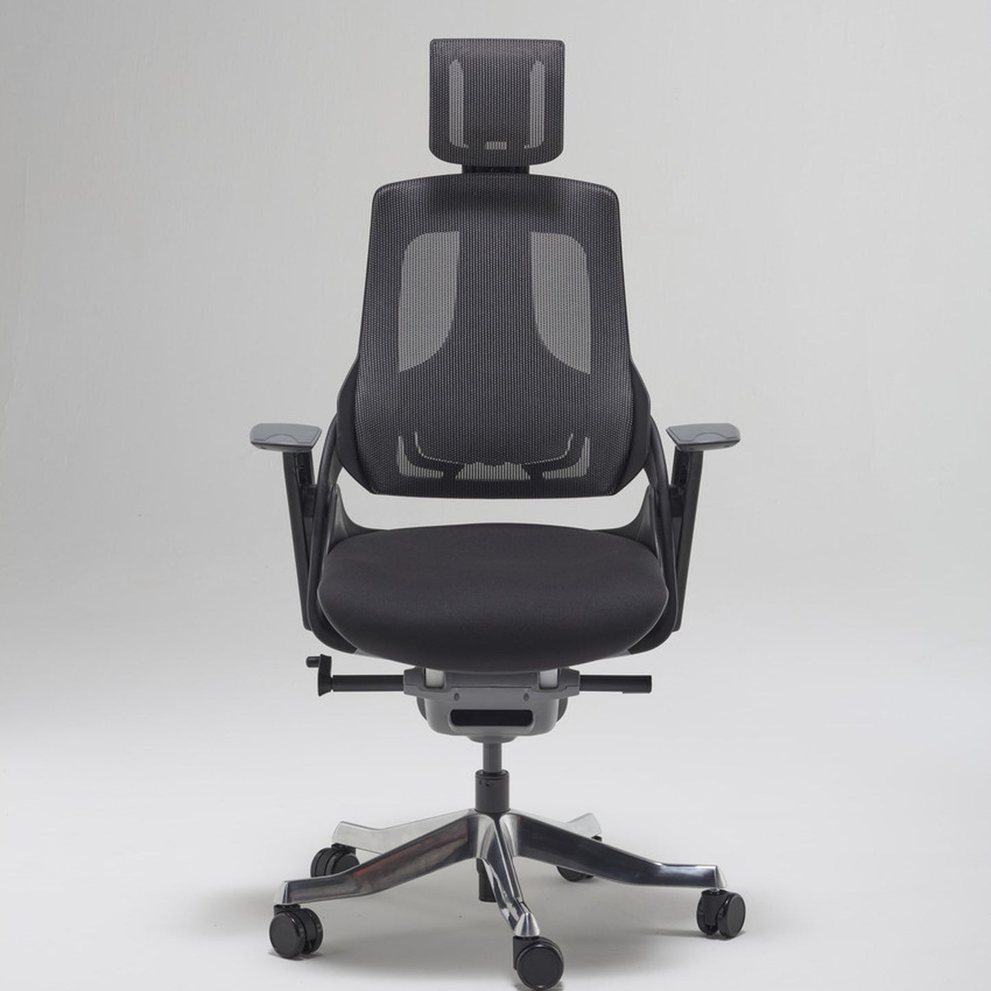 Sedia direzionale WOW MStyle in rete con poggiatesta colore nero