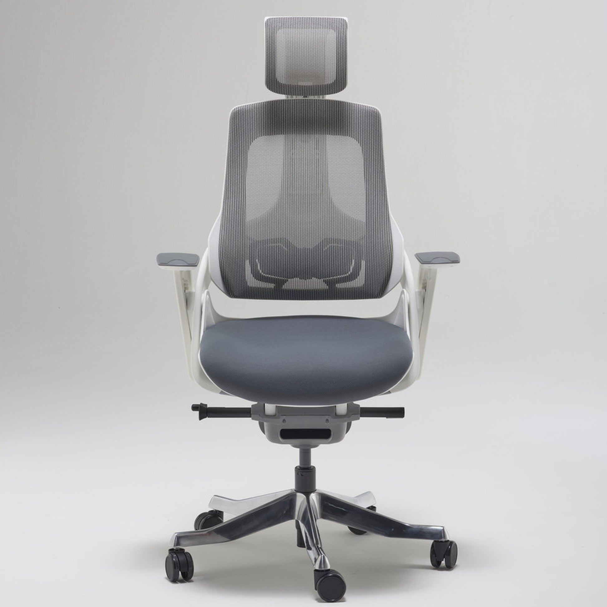 Sedia direzionale WOW MStyle in rete con poggiatesta colore grigio