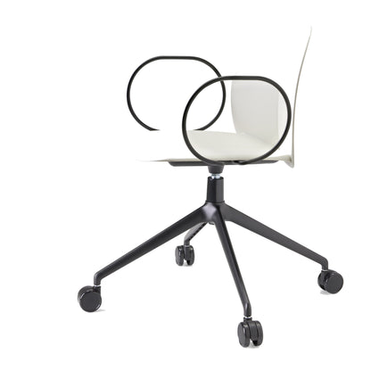 Poltroncina MENTHA con ruote e braccioli Scab in tecnopolimero rigenerato colore lino, vista laterale