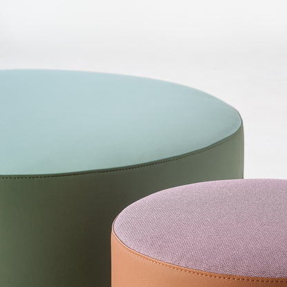 Dettaglio dei pouf KROFF Kastel in tessuto colore Verde e Rosa