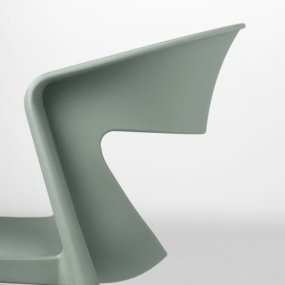 Dettaglio dello schienale traforato della sedia KICCA ONE 2nd Life Kastel