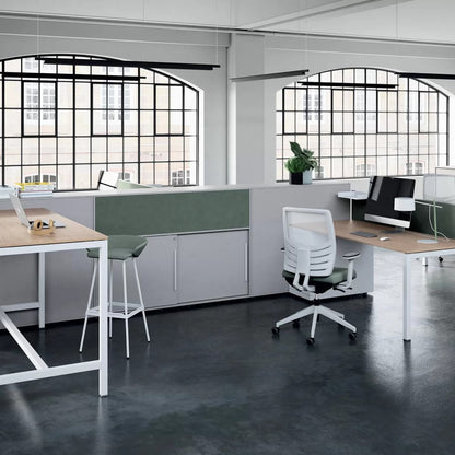 Area break con tavolo alto POP EASY Frezza in un open space