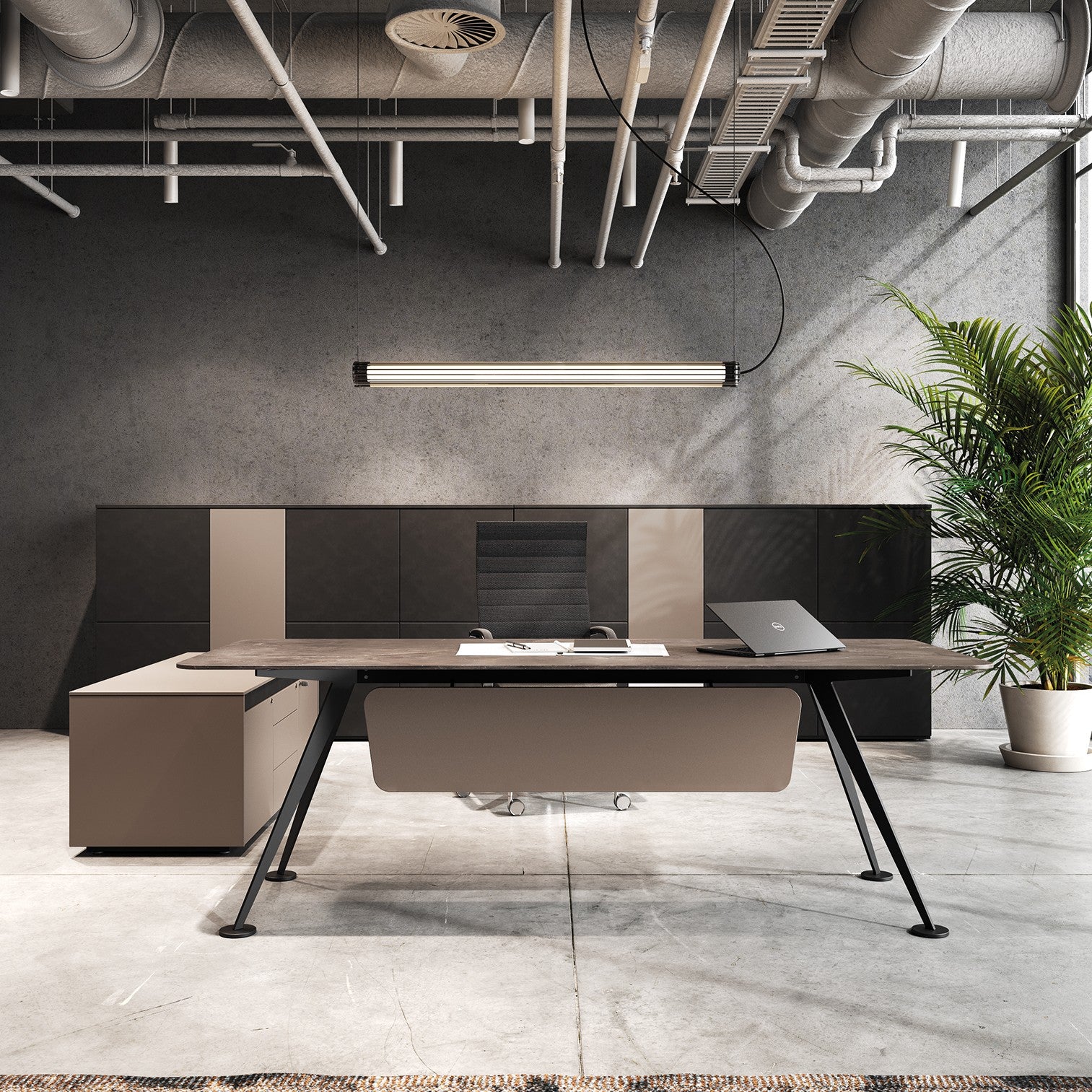 Scrivania SPIKE Frezza con struttura nera in un ufficio dal soffitto a vista