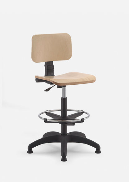 Sgabello WOODY S MStyle in multistrato di faggio verniciato naturale con raggiera cromata regolabile in altezza e base in nylon su ruote